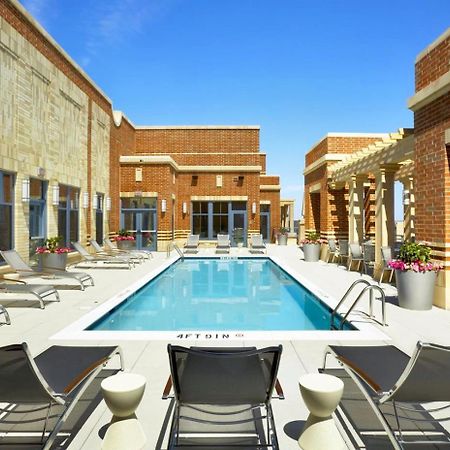 Upscale Comfort Next To Metro And Dining Arlington Exterior photo